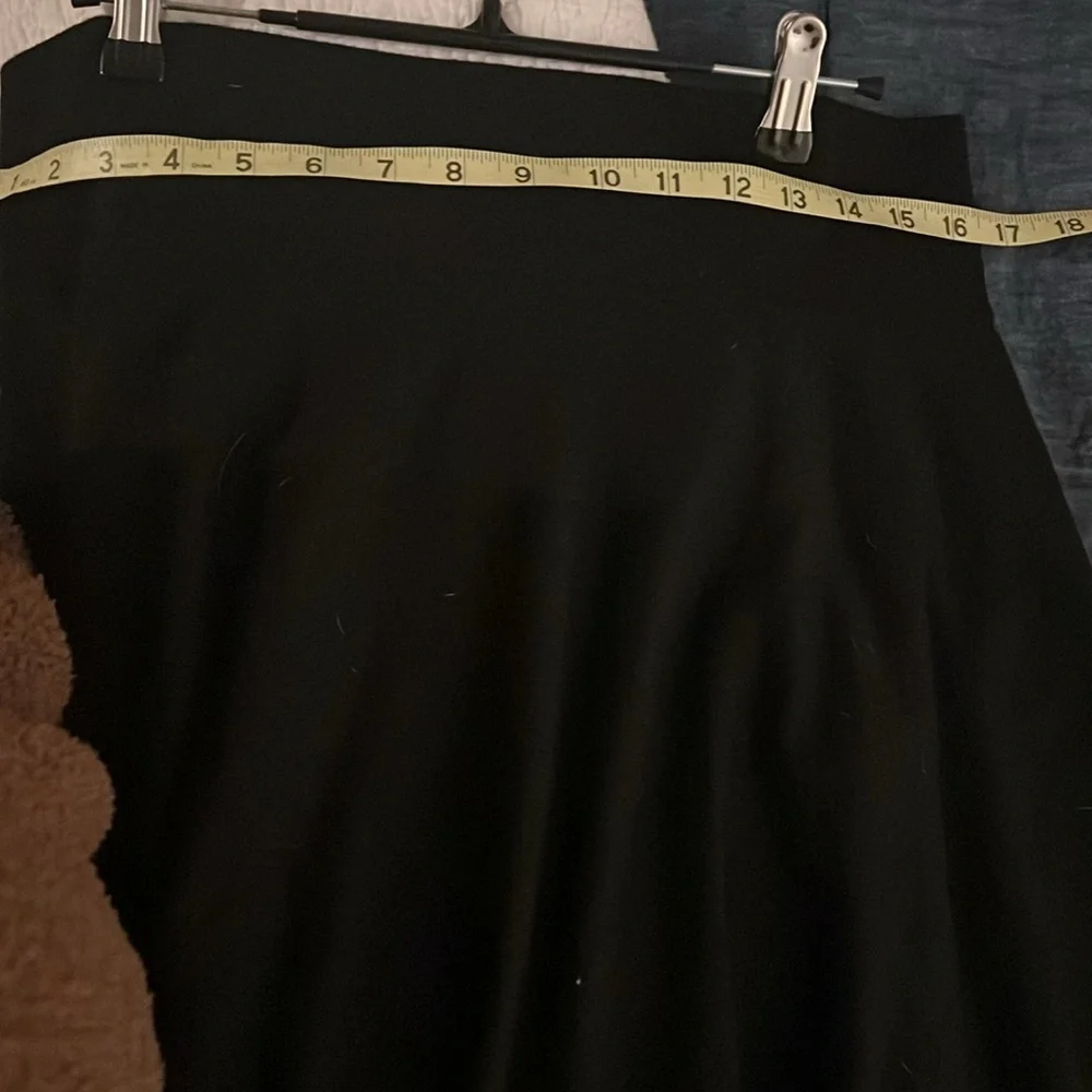 Beautiful and comfortable black knit skirt from Talbots - Picture 3 of 3